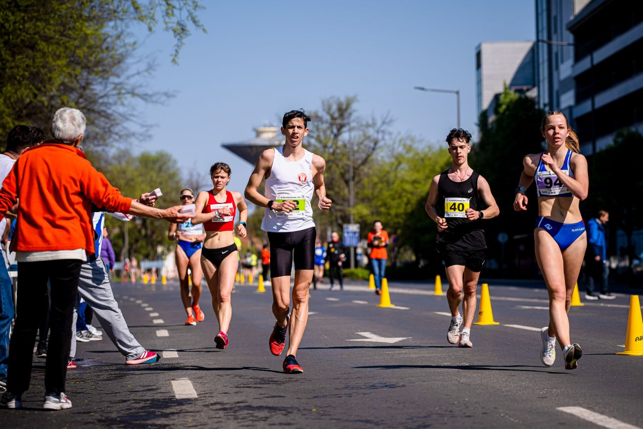 Szondi fehérvári „apródjai” kiválóan teljesítettek a gyalogló bajnokságon